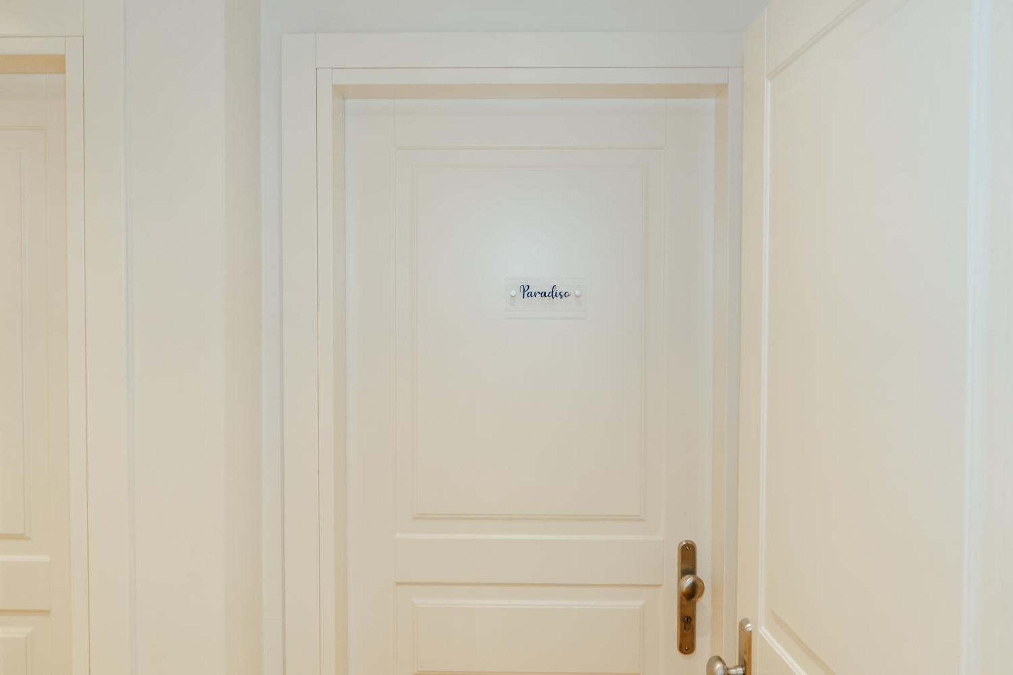 C House Rooms Lake Пескиера дел Гарда Екстериор снимка