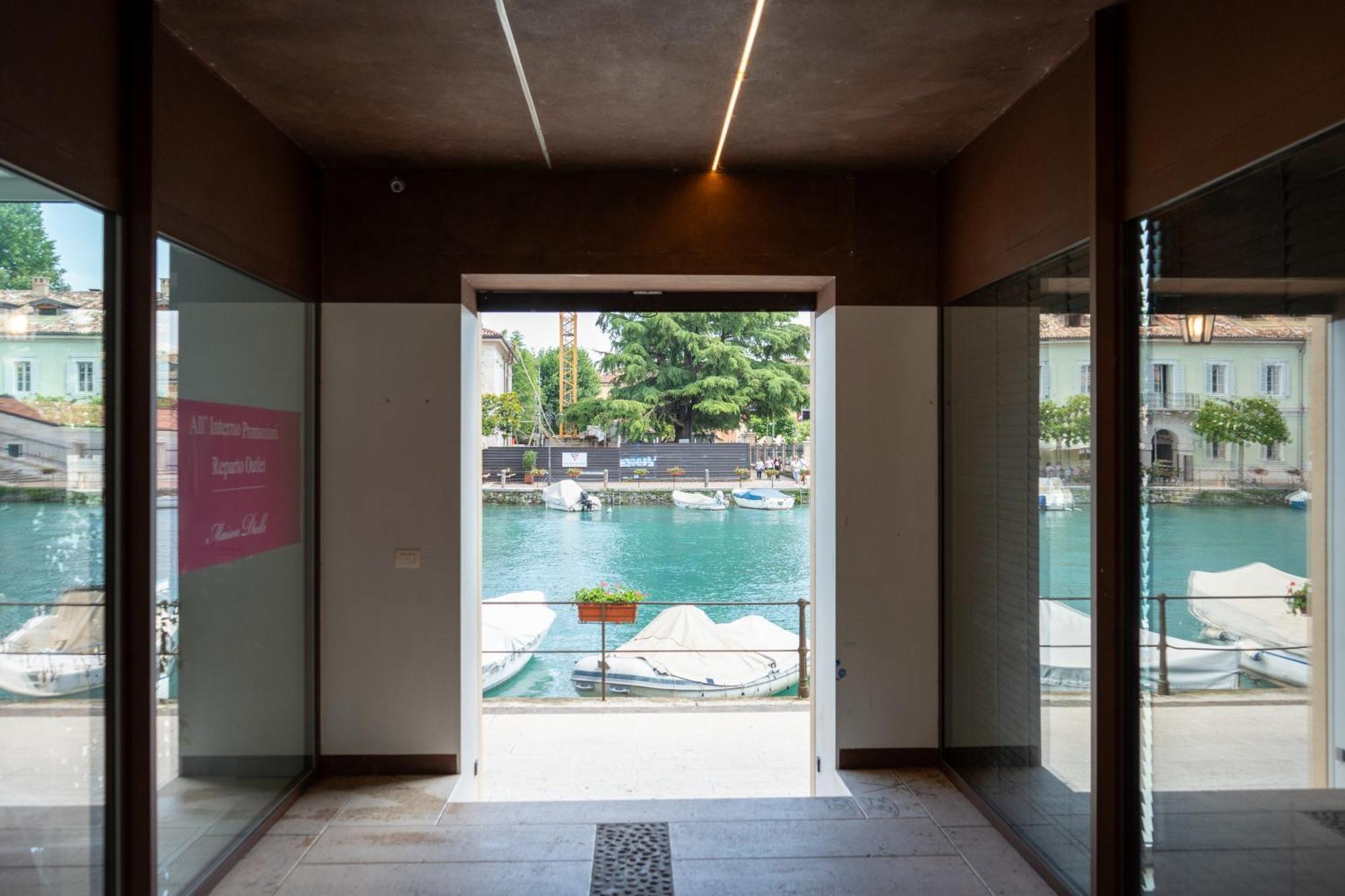 C House Rooms Lake Пескиера дел Гарда Екстериор снимка