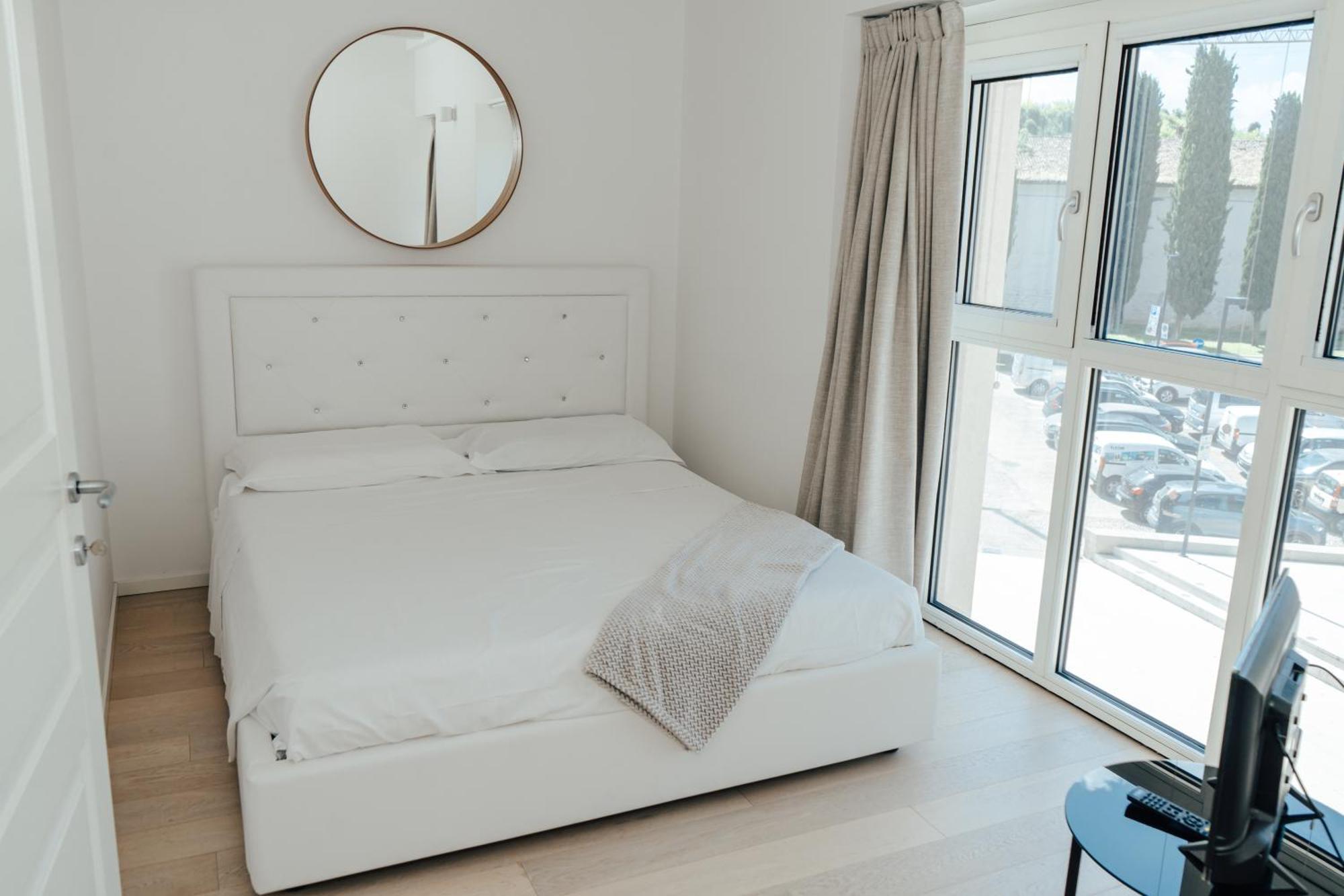 C House Rooms Lake Пескиера дел Гарда Екстериор снимка