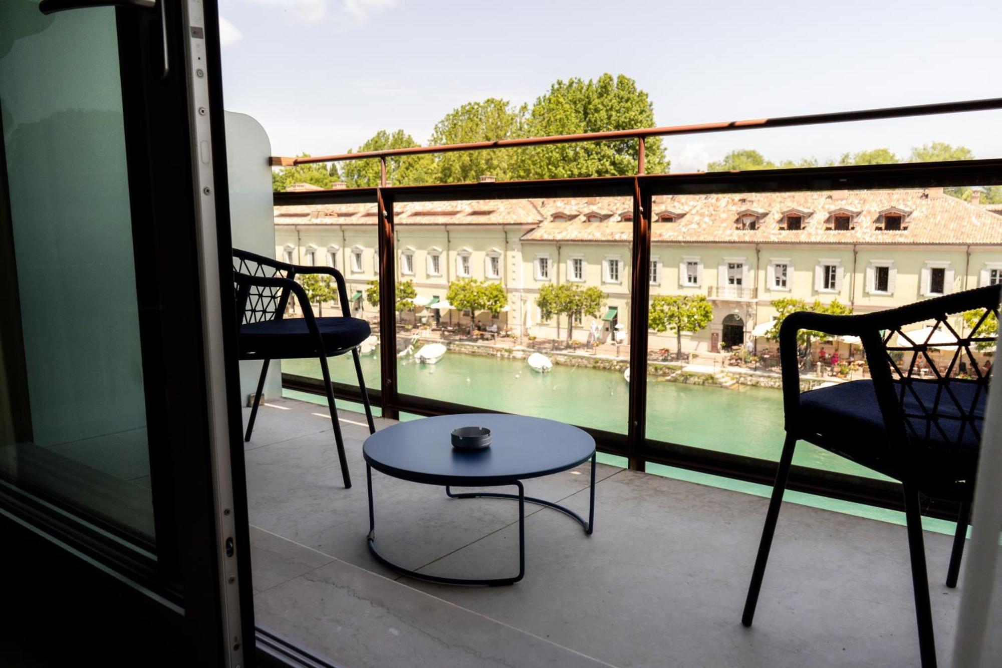 C House Rooms Lake Пескиера дел Гарда Екстериор снимка